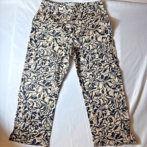 Worthington Petite Capri Pants Womens 6P Black Beige Floral Shorts Summer Clothe